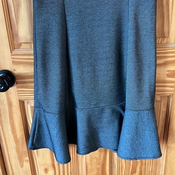 - WHBM Dress - Size 6 - Picture 10 of 14